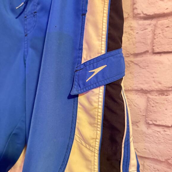 SPEEDO Men’s Blue and White Medium Swim Trunks - Picture 3 of 7